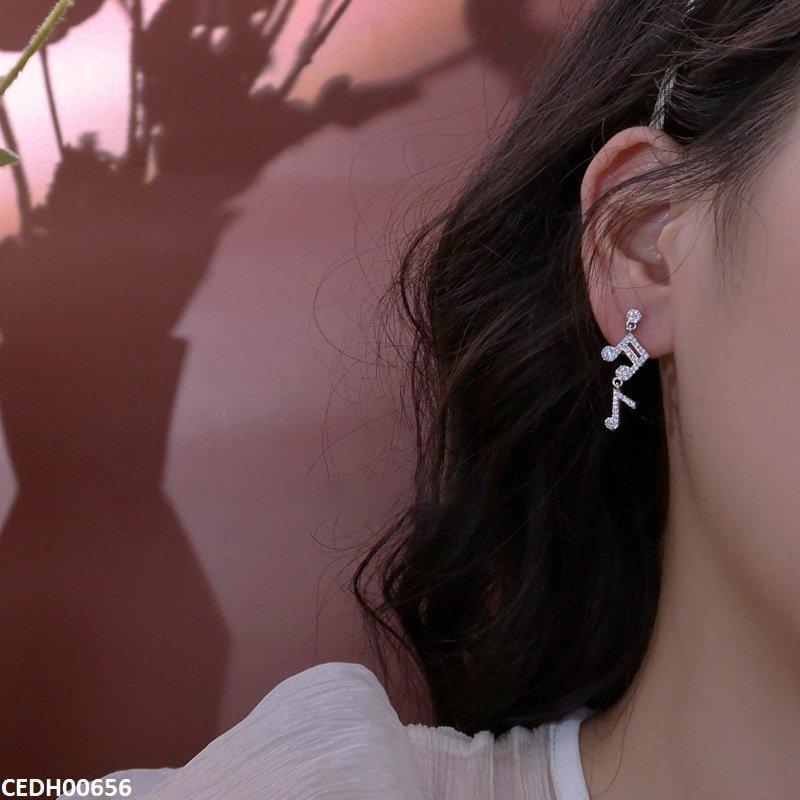CEDH00656 QWN Asymmetrical Music Drop Earrings - CEDH