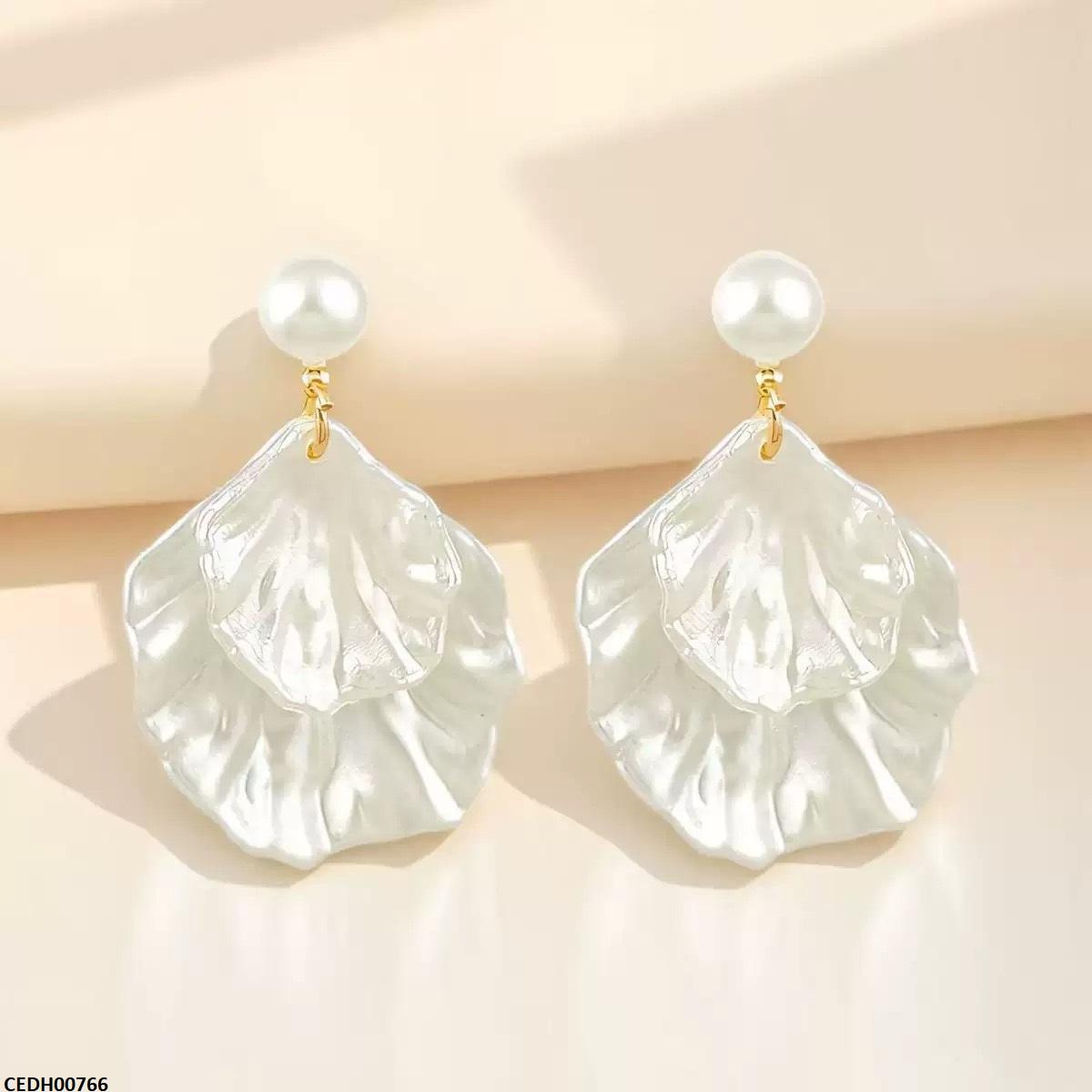 CEDH00766 QWN Double Leaf Drop Earrings - CEDH