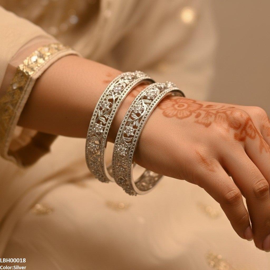 LBH00018 ANI Round Flower Leaf Bangle Set - LBH
