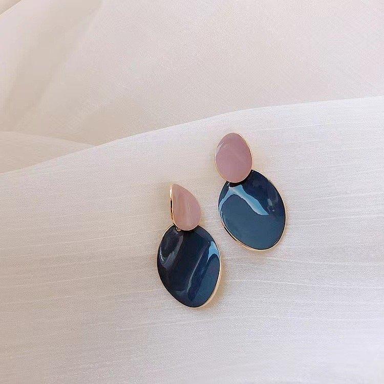 CEDH00603 BTO Oval Trendy Earring - CEDH