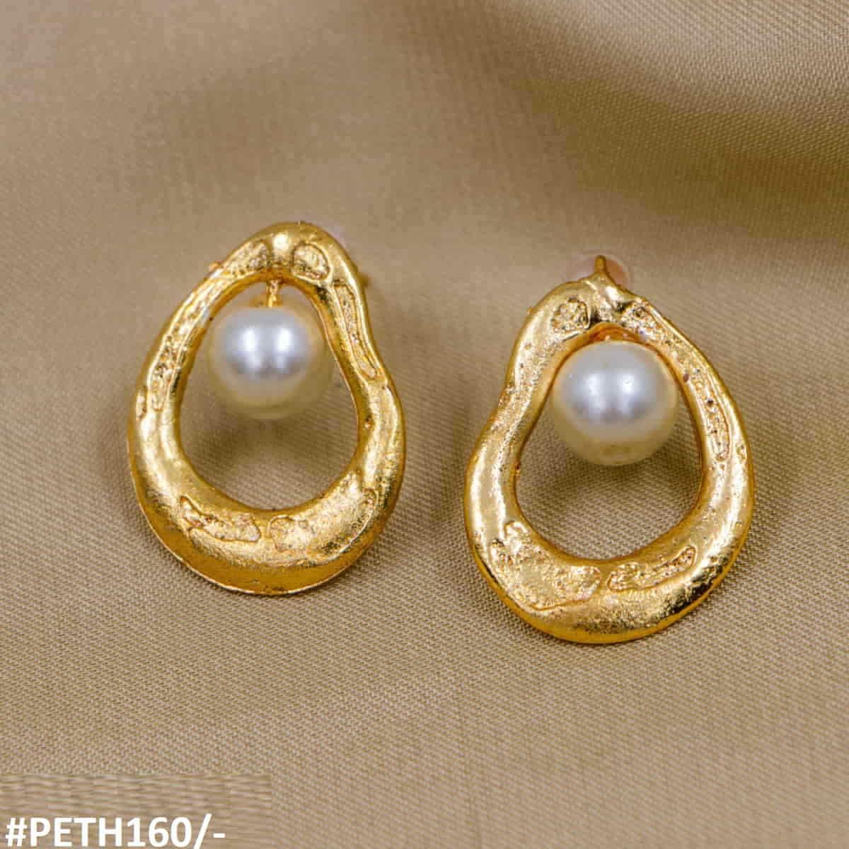 PETH160 SDQ Pearl Stud Tops Pair