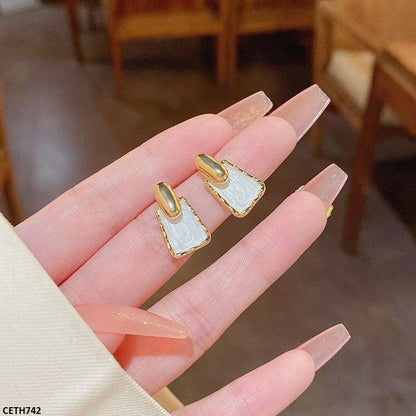 CETH742 ZHL Square Stud Tops Pair