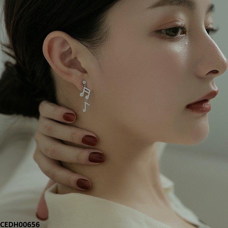 CEDH00656 QWN Asymmetrical Music Drop Earrings - CEDH