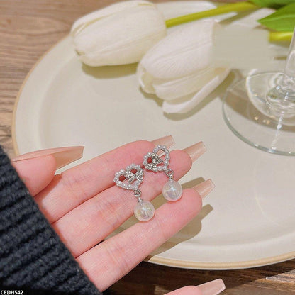 CEDH542 DDJ Heart/Pearl Drop Earrings