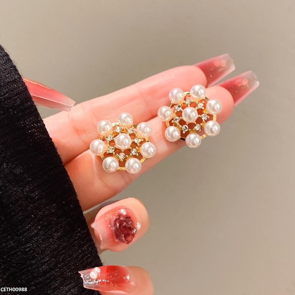 CETH00988 YHC Round Pearl Flower Tops Pair - CETH