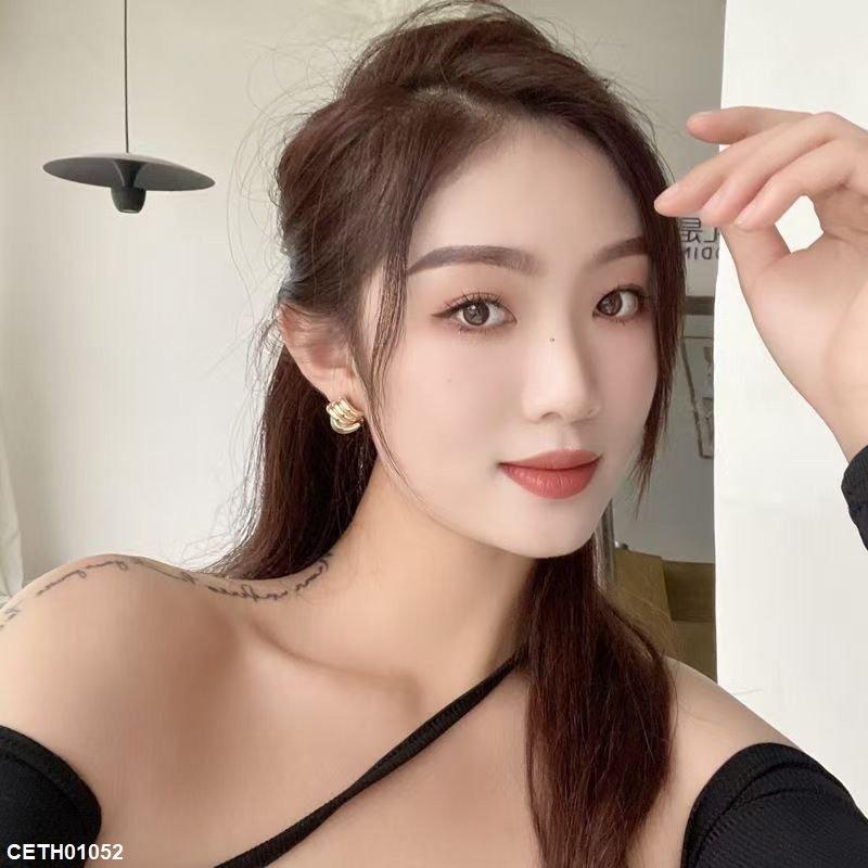 CETH01052 YYZ Three Layard Tops Pair - CETH