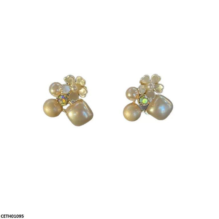 CETH01095 BTO Pearl Flower Tops Pair - CETH