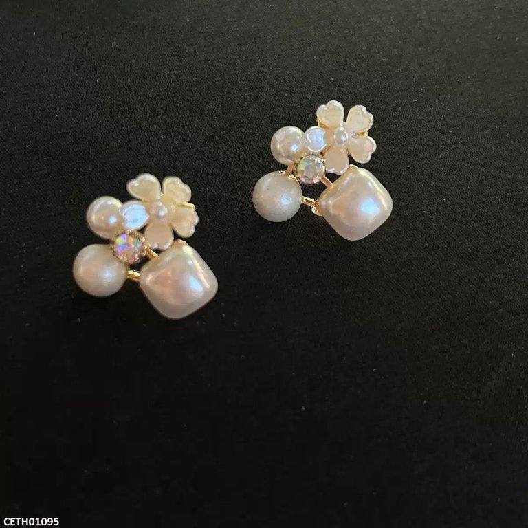 CETH01095 BTO Pearl Flower Tops Pair - CETH