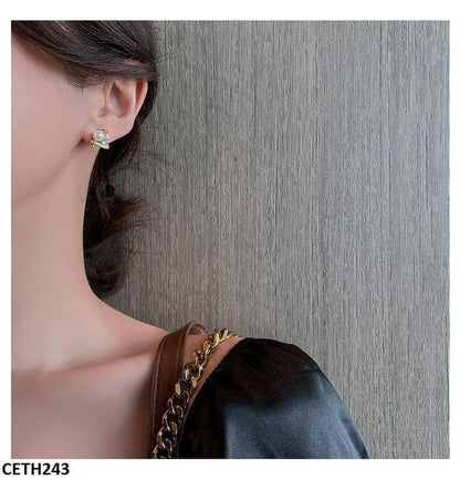 CETH243 YYZ Heart Stud Tops Pair