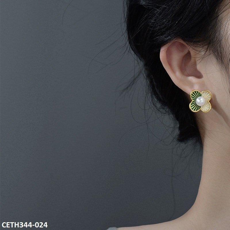 CETH344 SYB Painted Line Flower Stud Tops Pair