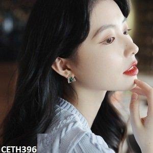 CETH396 YYZ Curved-V Stud Tops Pair