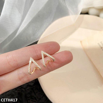 CETH417 WKO Curved Heart Stud Tops Pair