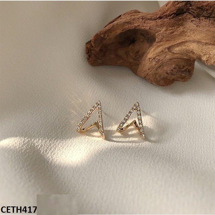 CETH417 WKO Curved Heart Stud Tops Pair