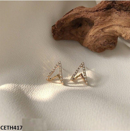 CETH417 WKO Curved Heart Stud Tops Pair