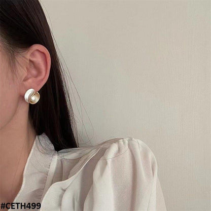 CETH499 BTO Round & Pearl Stud Tops Pair