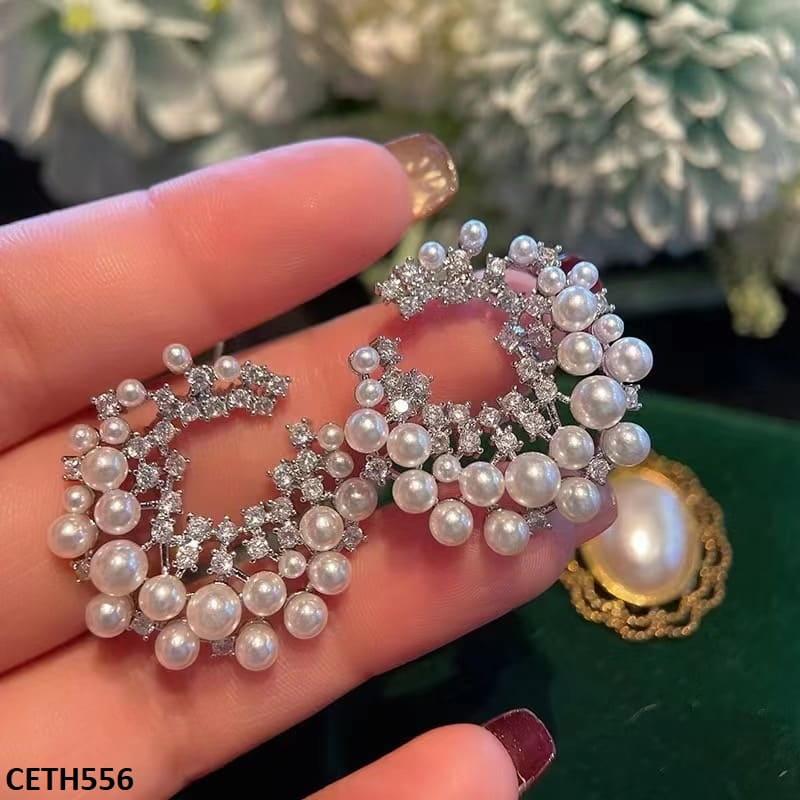 CETH556 YHC C-Pearls Stud Tops Pair
