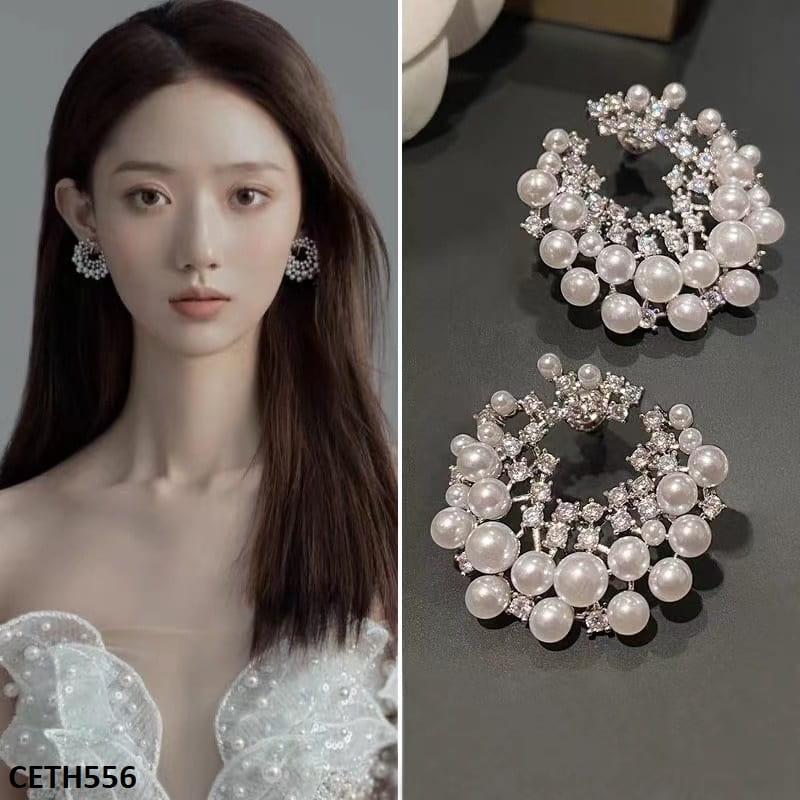 CETH556 YHC C-Pearls Stud Tops Pair