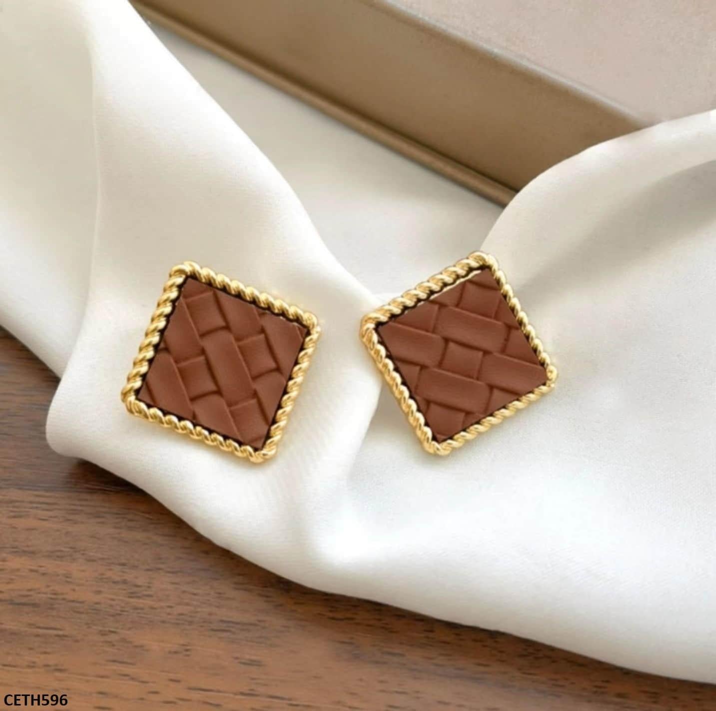 CETH596 YHC Regsine Frame Ear Tops Pair