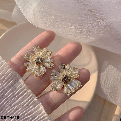CETH616 YQG Flower Ear Tops Pair