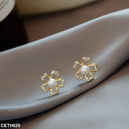 CETH629 SIQ Flower Pearl Ear Tops Pair