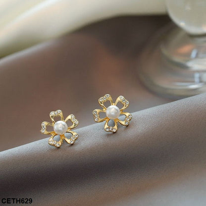 CETH629 SIQ Flower Pearl Ear Tops Pair