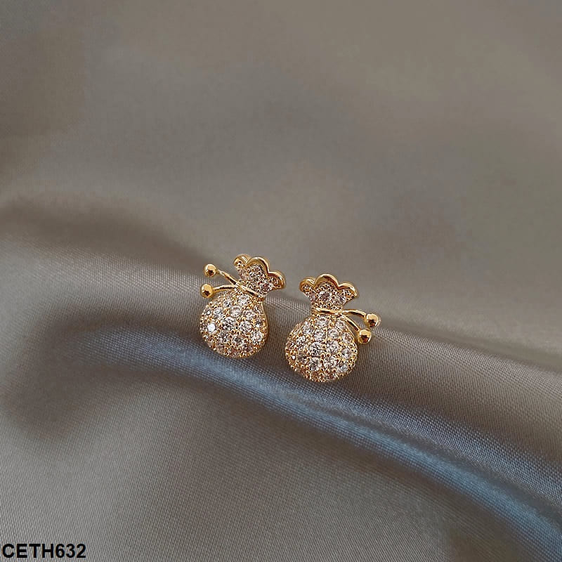 CETH632 SIQ Vase Ear Tops Pair