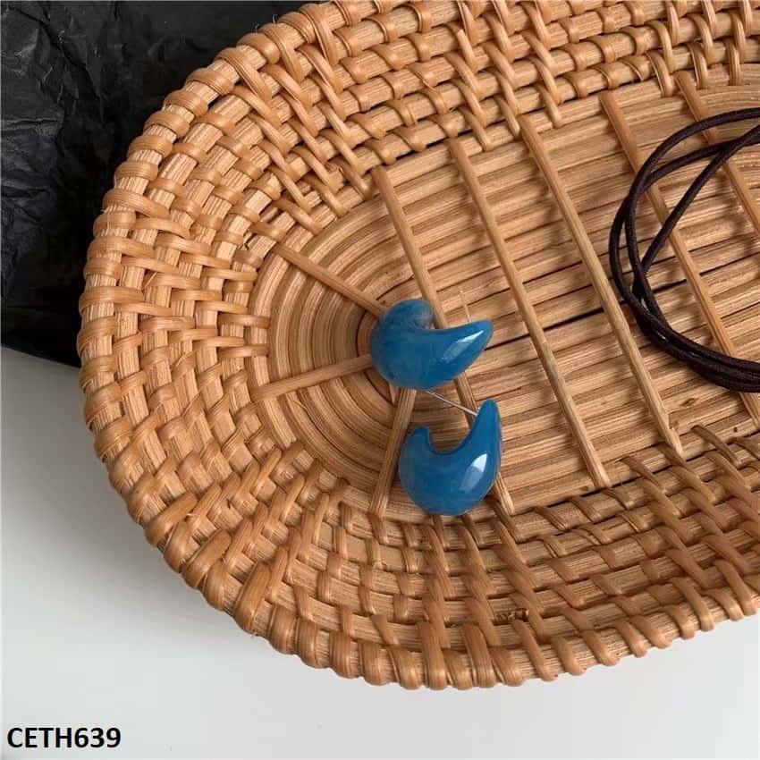 CETH639 BTO Blue Curved Stud Tops Pair