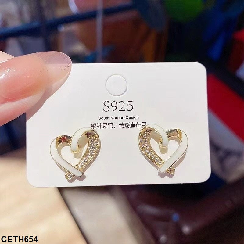 CETH654 YYZ Heart Ear Tops Pair