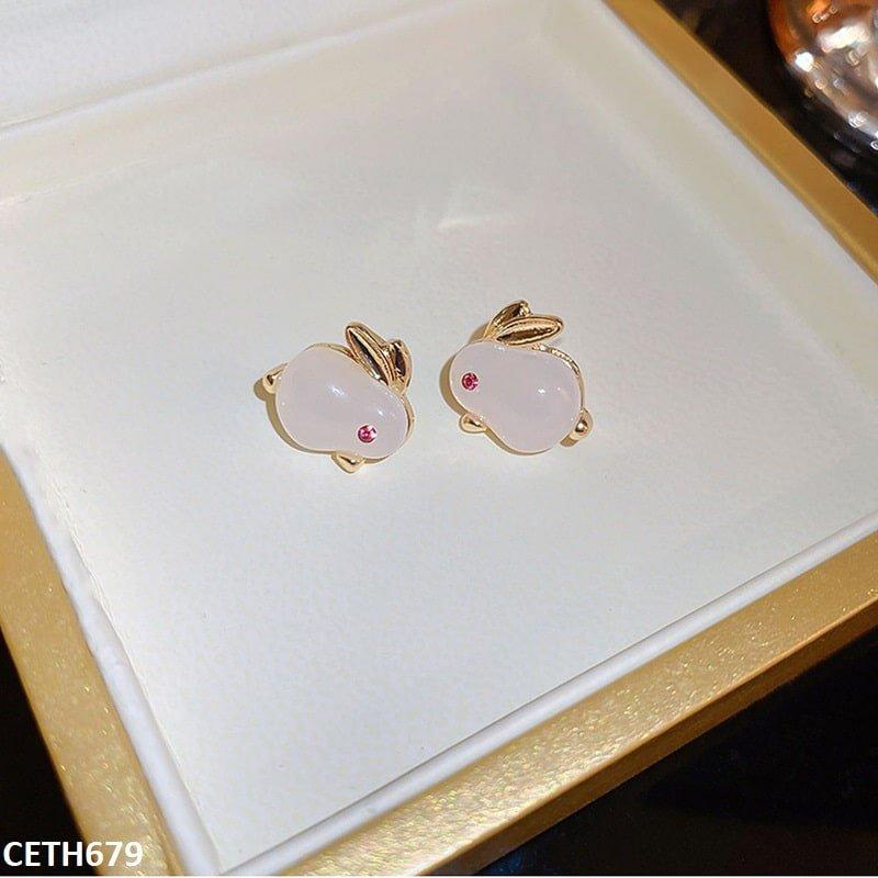 CETH679 YQG Rabbit Stud Tops Pair