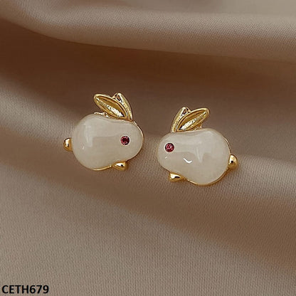 CETH679 YQG Rabbit Stud Tops Pair
