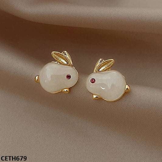 CETH679 YQG Rabbit Stud Tops Pair