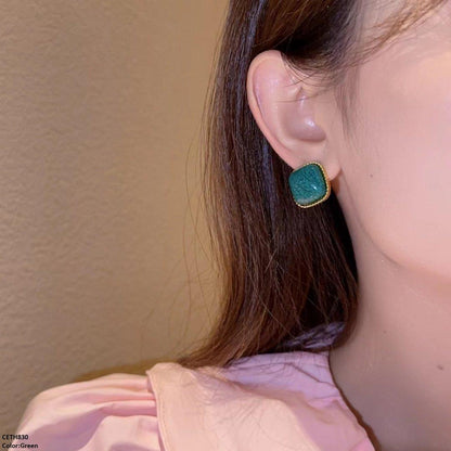 CETH830 YHC Square Stud Tops Pair