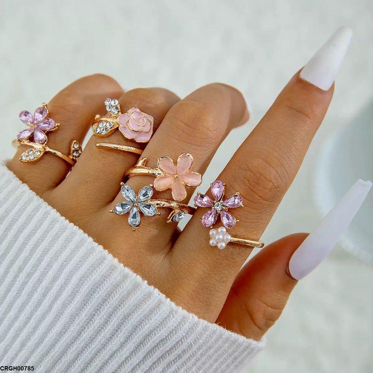 CRGH00785 YYE Flower 4 Midi Rings - CRGH