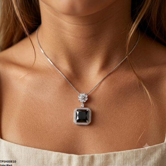 TPSH00810 MSJ Flower Square Pendant - TPSH