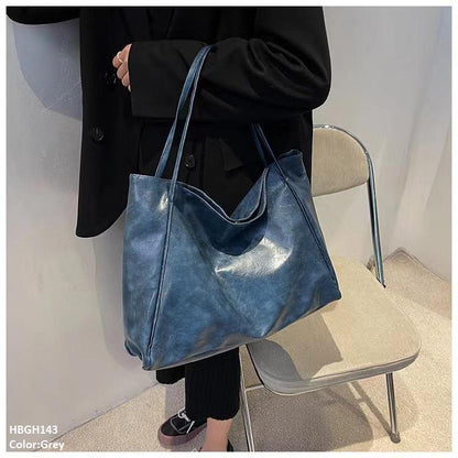 HBGH143 BBM Plain Leather Large Bag