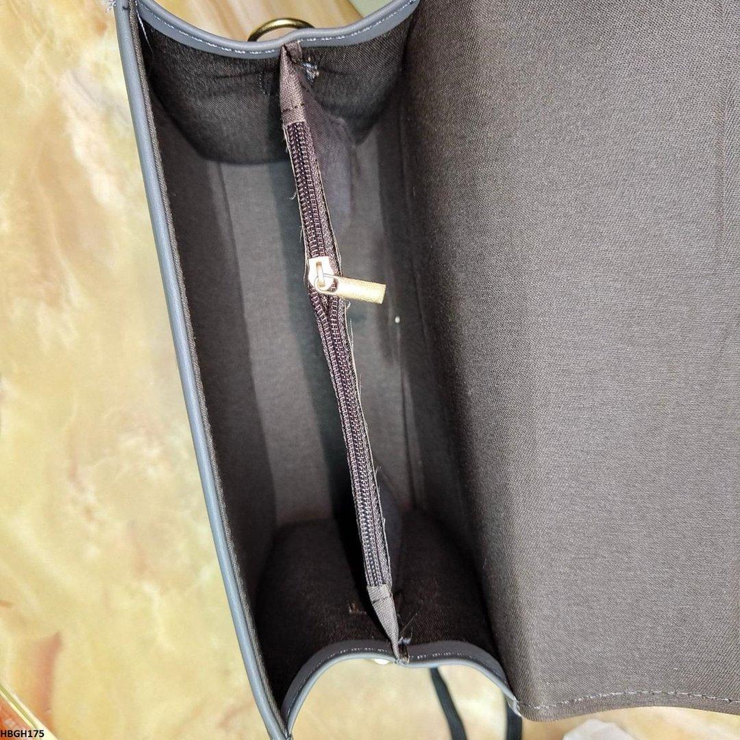 HBGH175 QWZ Fashion Metallic Buckle Hand Bag