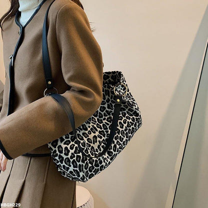 HBGH229-MSL HBGH229 MSL Zebra Printed Bag