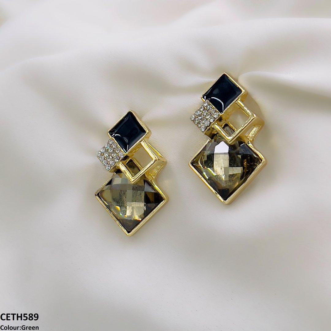 CETH589 YHC Step Rhombus Ear Tops Pair