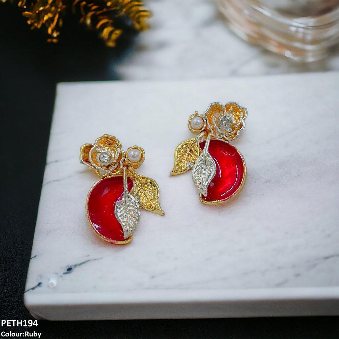 PETH194 SDQ Painted Half-Moon Flower Tops Pair