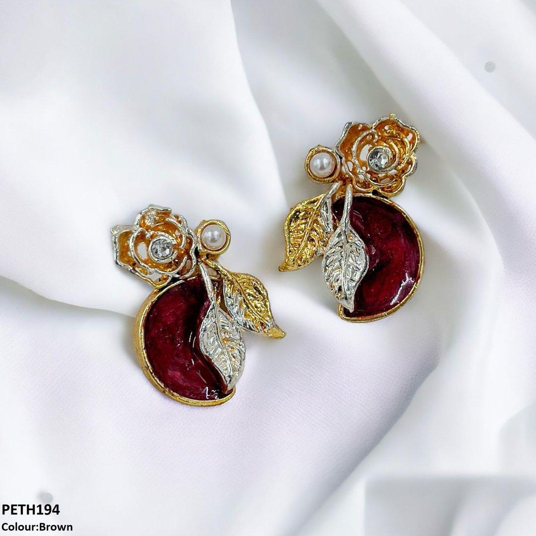 PETH194 SDQ Painted Half-Moon Flower Tops Pair