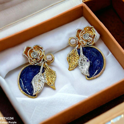 PETH194 SDQ Painted Half-Moon Flower Tops Pair