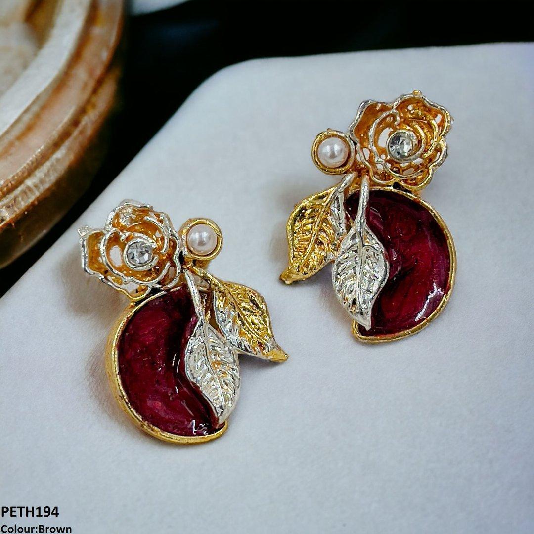 PETH194 SDQ Painted Half-Moon Flower Tops Pair