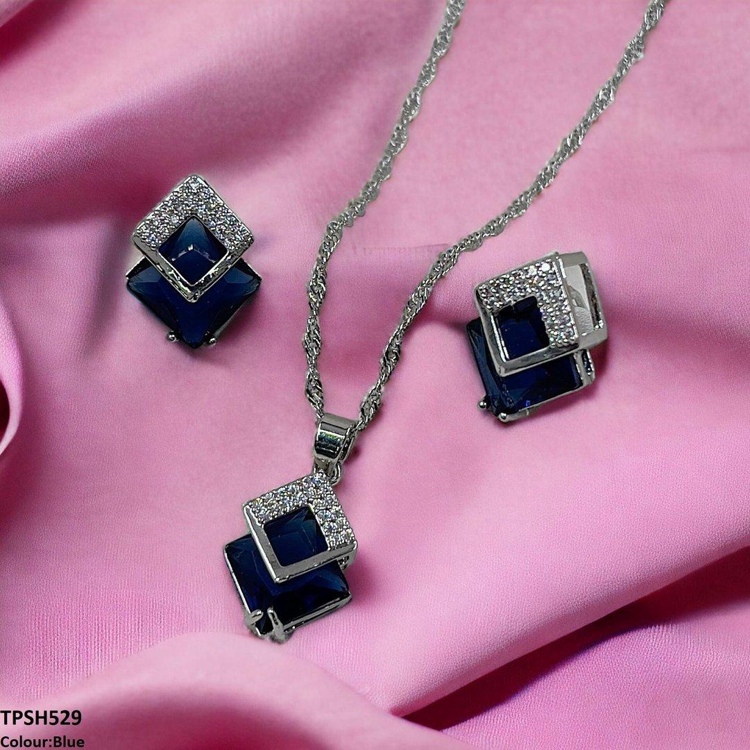TPSH529 SHJ Square Pendent Set
