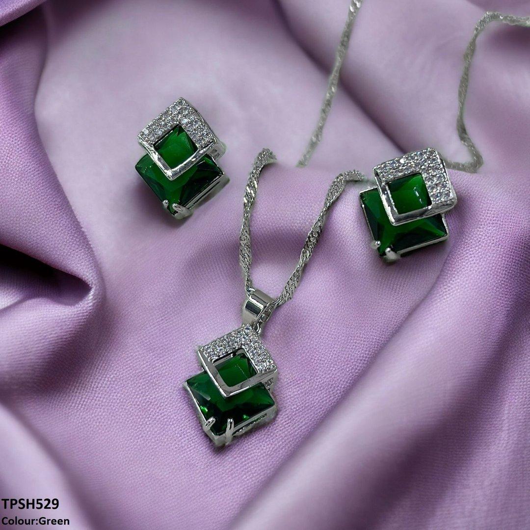 TPSH529 SHJ Square Pendent Set