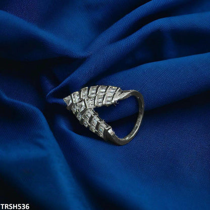 TRSH536 CLJ V Layered Ring