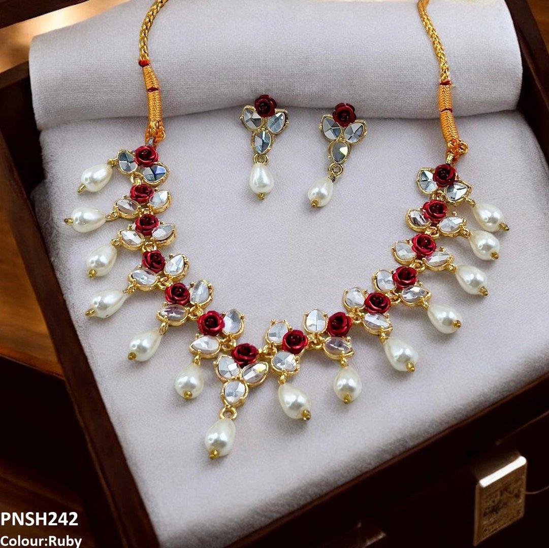 PNSH242 SDQ Flower/Pearl Drop Necklace Set