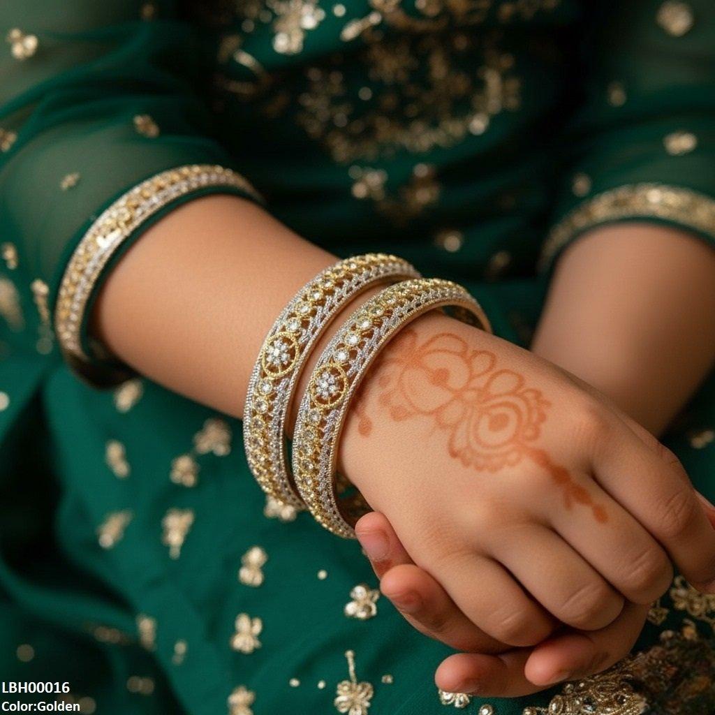 LBH00016 ANI Round Stone Flower Bangle Set - LBH