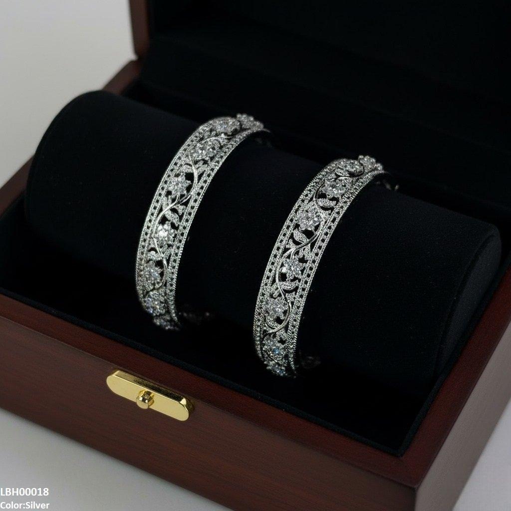 LBH00018 ANI Round Flower Leaf Bangle Set - LBH
