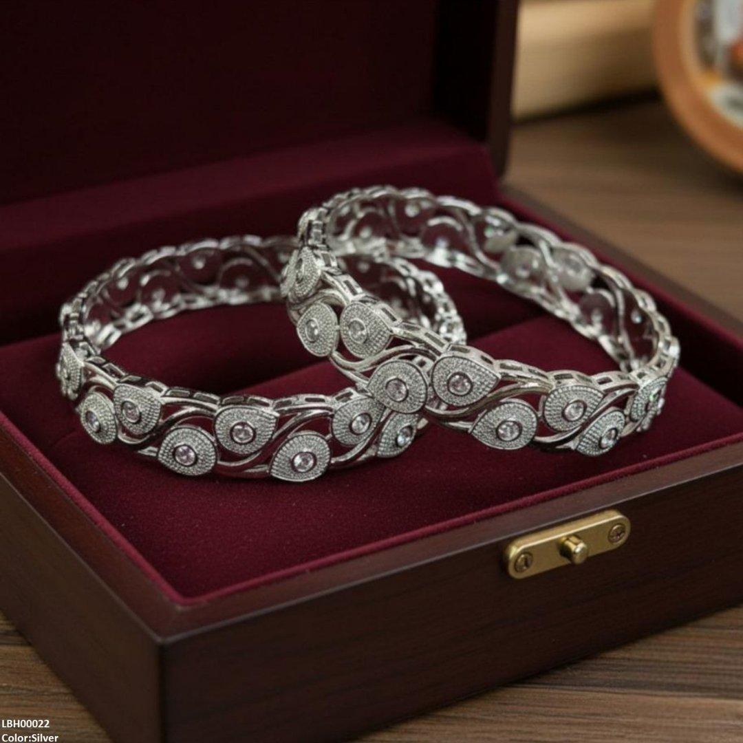 LBH00022 ANI Round Leaf Stone Bangle Set - LBH