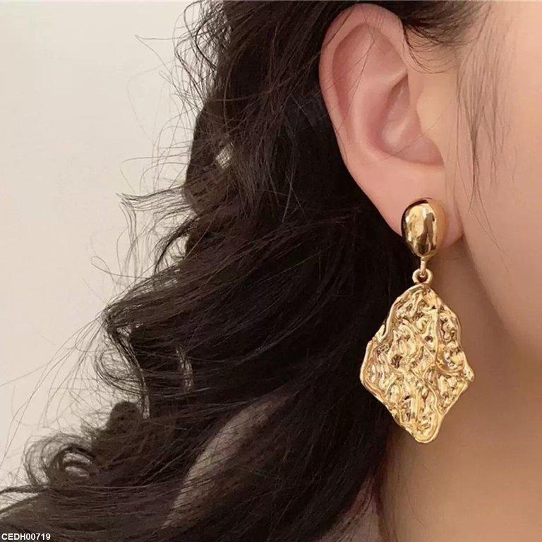 CEDH00719 YHC Oval Leaf Drop Earrings - CEDH